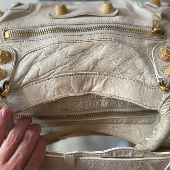 Balenciaga white city bag with gold detailing. Large size. - Picture 6 of 16